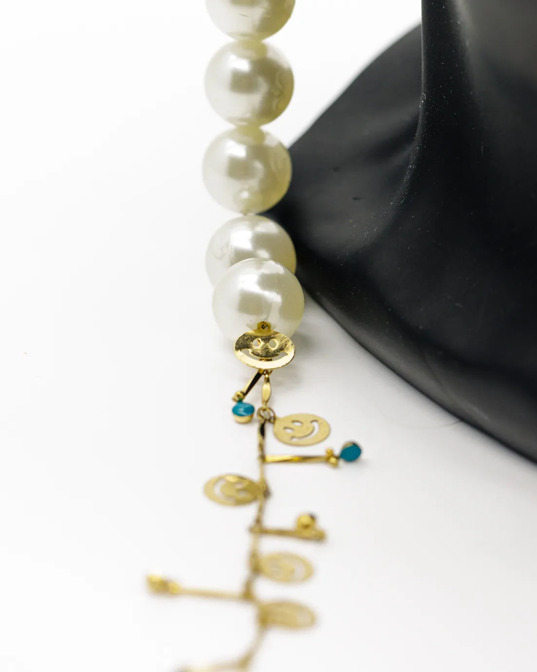 Elegant Gold and Pearl Sunglasses Stainless Steel Chain for Women