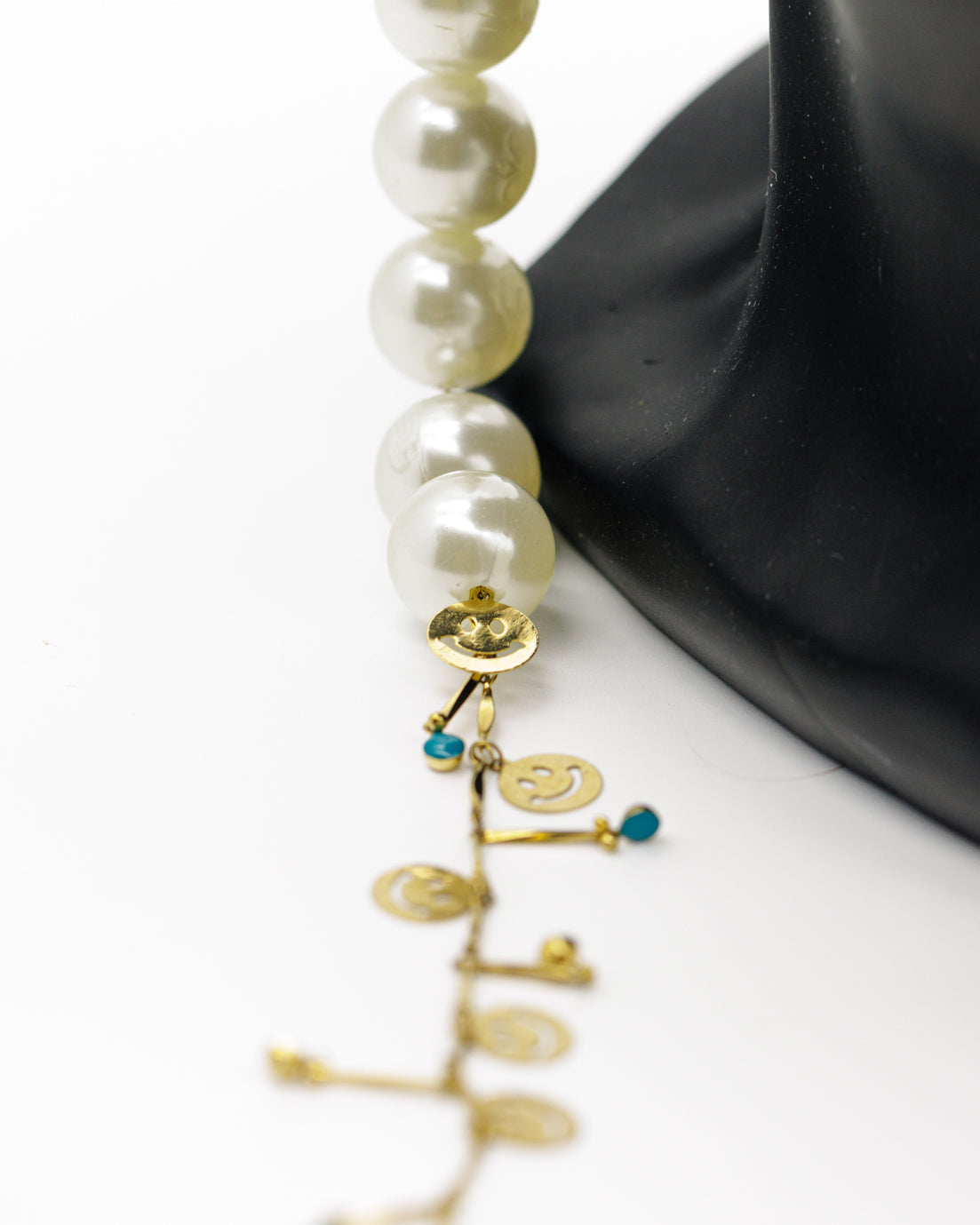 Elegant Gold and Pearl Sunglasses Stainless Steel Chain for Women